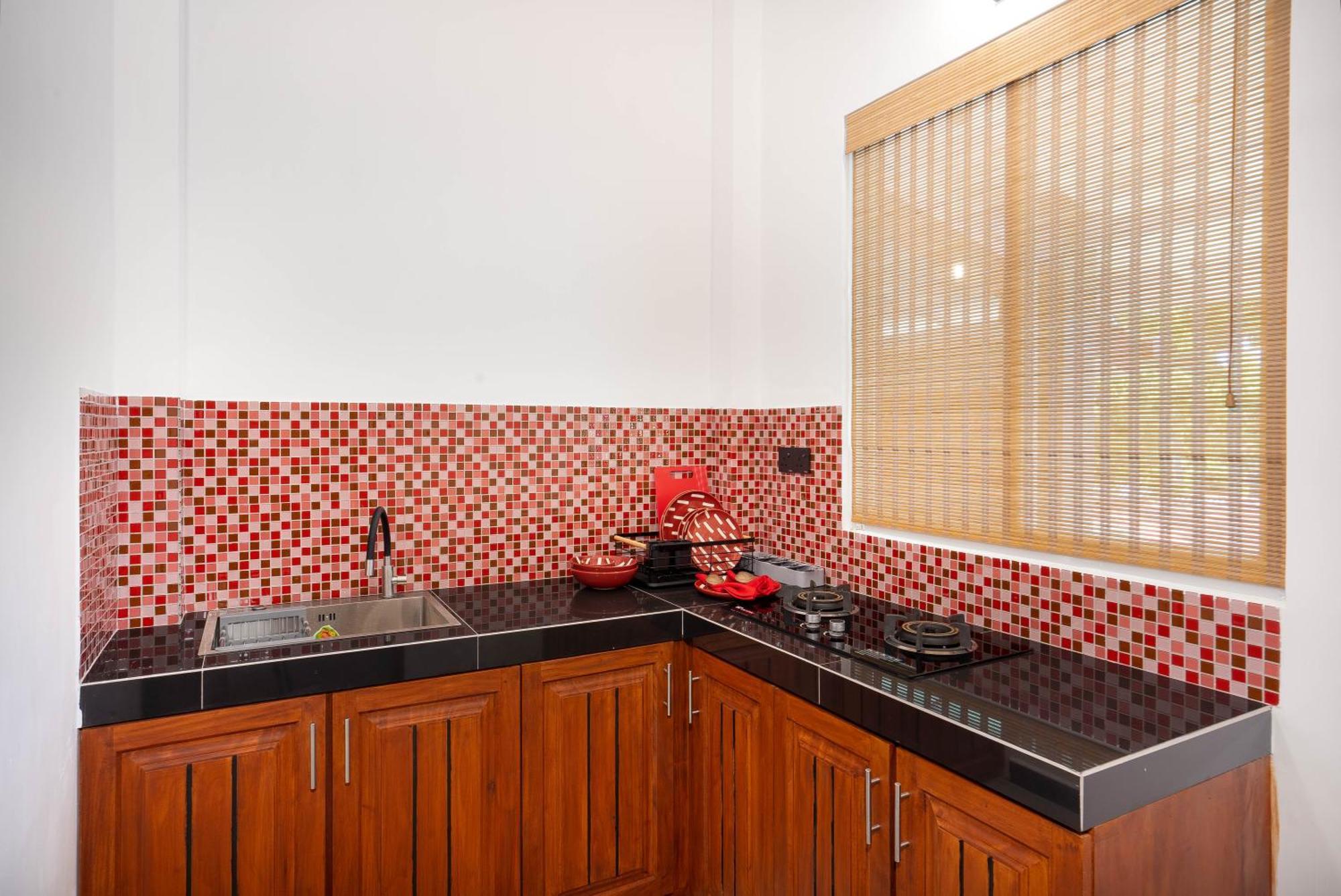 Hasthri Boutique Red Chalet In Ahangama With Pool Near Beach Eksteriør bilde