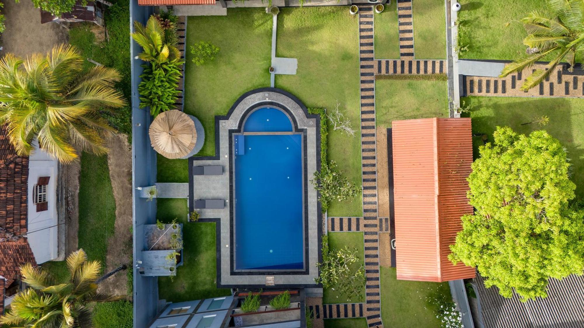 Hasthri Boutique Red Chalet In Ahangama With Pool Near Beach Eksteriør bilde